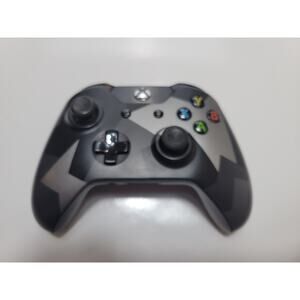 Microsoft Xbox One Wireless Controller Model 1708 Winter Forces Camo Black Gray